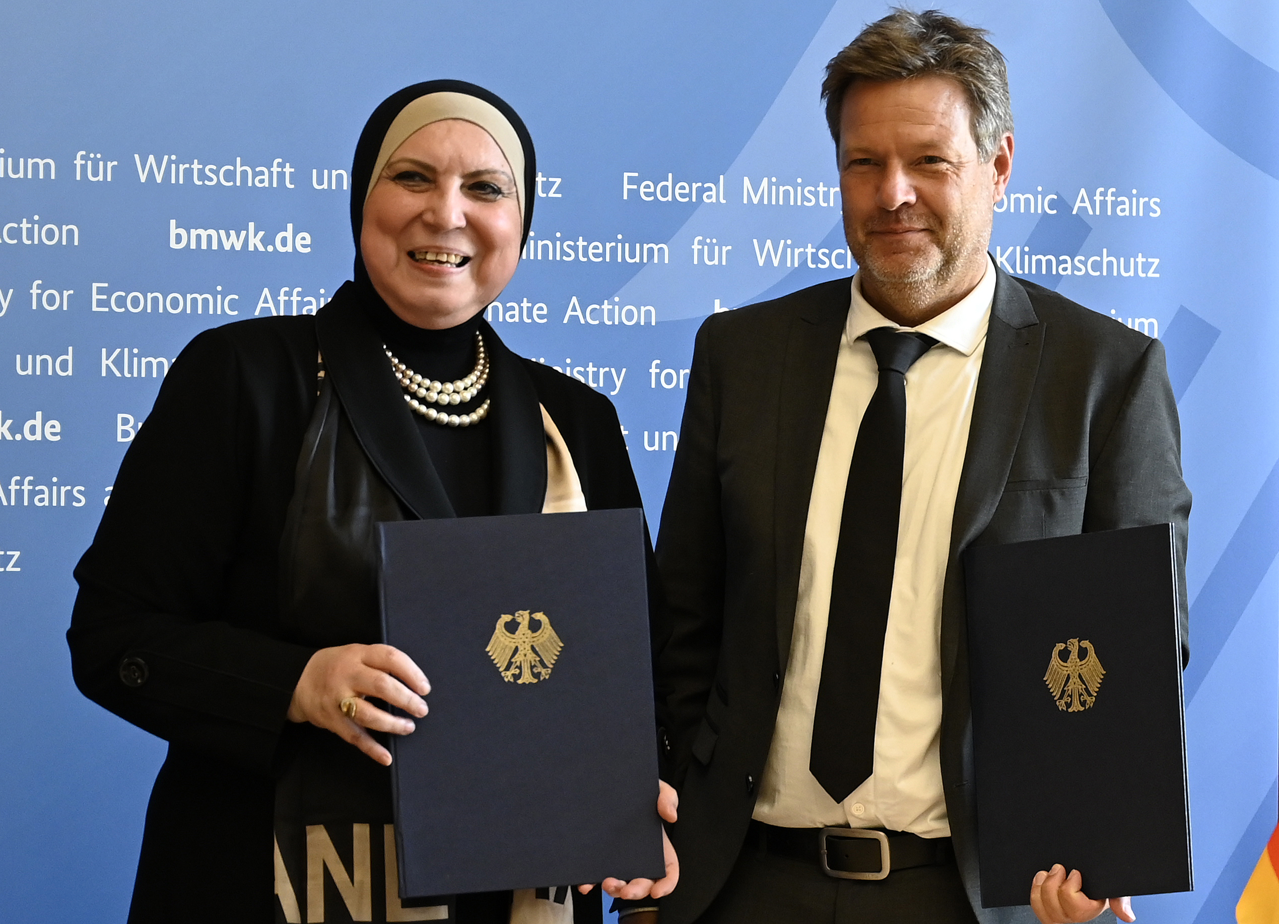 Nevin Gamea, ägyptische Ministerin für Handel und Industrie, und Bundeswirtschaftsminister Robert Habeck